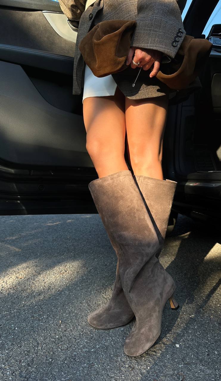 Boots with a trendy wide toe - Image 3