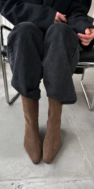 Elegant suede ankle boots - Image 2