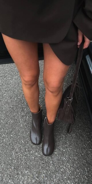 Elegant Tabi ankle boots - Image 8