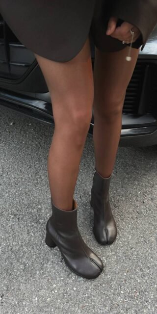 Elegant Tabi ankle boots - Image 4