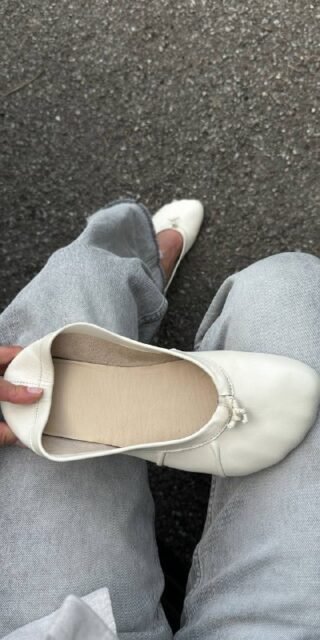 Ballet flats with a wide toe box - Image 11