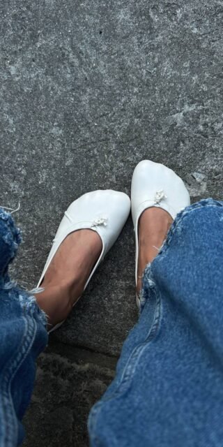 Ballet flats with a wide toe box - Image 2