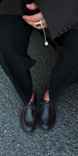 Derby shoes with a cushioned insole - Image 10