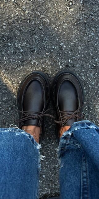 Derby shoes with a cushioned insole - Image 15