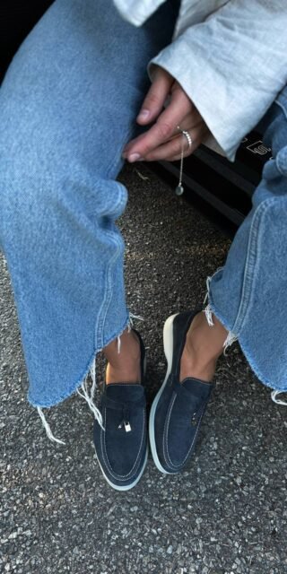 Loafers with a decorative buckle - Image 3