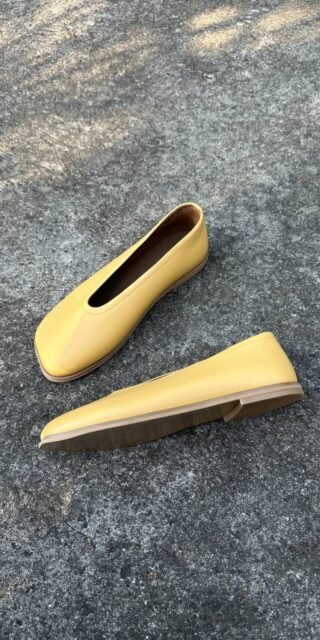 Ballet flats with a delicate neckline - Image 3