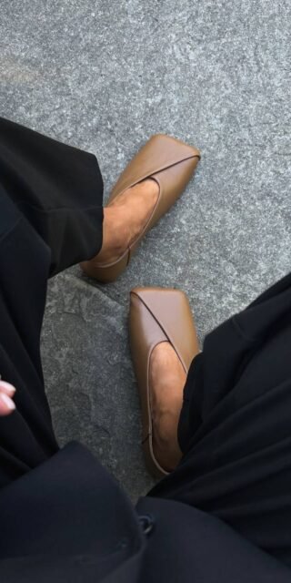 Simple ballet flats with a square toe - Image 4
