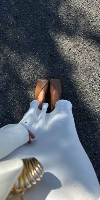 Simple ballet flats with a square toe - Image 5