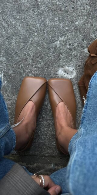 Simple ballet flats with a square toe - Image 7