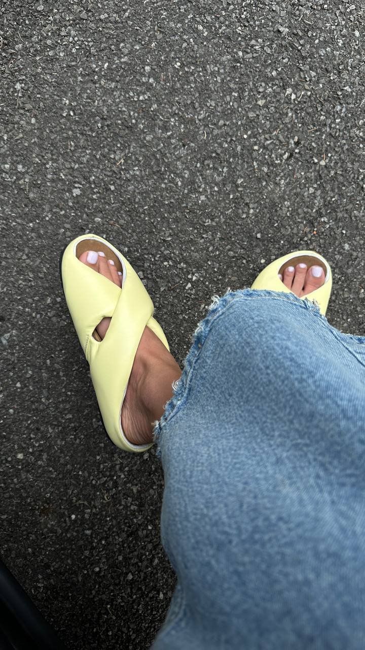 Blown clogs with soft straps - Image 6
