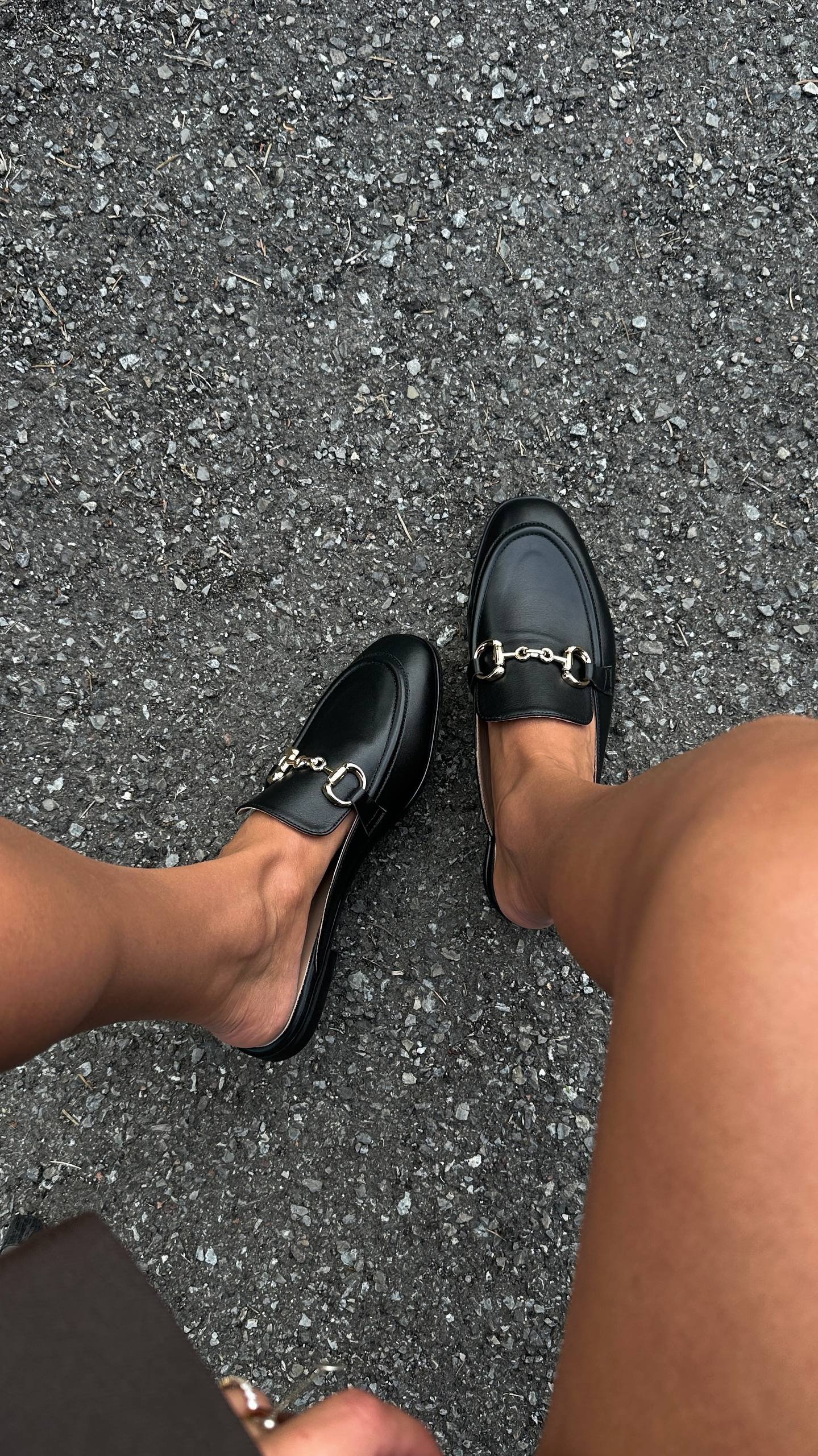 Mules with elegant gold hardware - Image 3