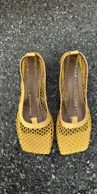 Mesh shoes with an accent chain - Image 3