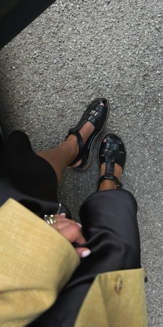 Sandals with a cushioned insole - Image 2