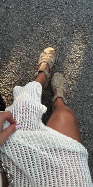 Sandals with a cushioned insole - Image 2
