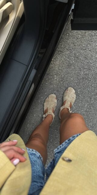 Sandals with a cushioned insole - Image 4