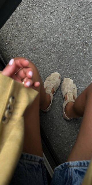 Sandals with a cushioned insole - Image 6