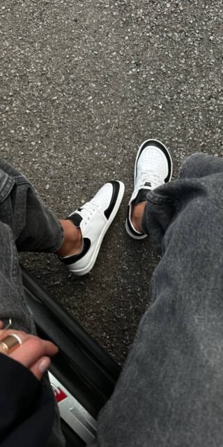 Barefoot sneakers with natural biomechanics