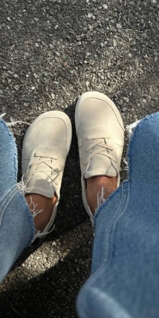 Barefoot sneakers with natural biomechanics