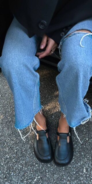 Mary Jane-style ballet flats - Image 3