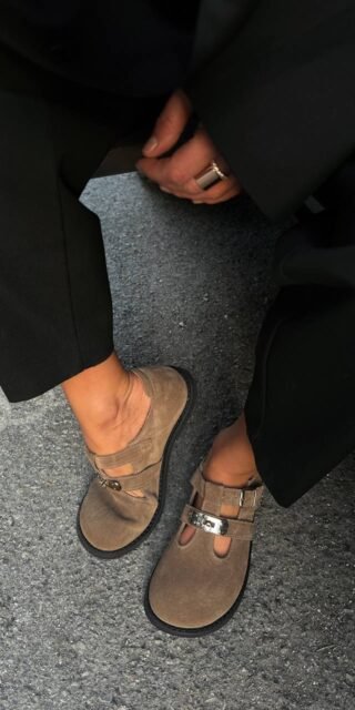 Suede ballet flats with a wide toe box