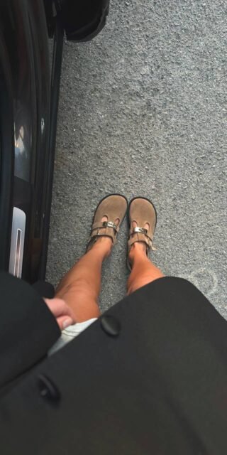 Suede ballet flats with a wide toe box - Image 6