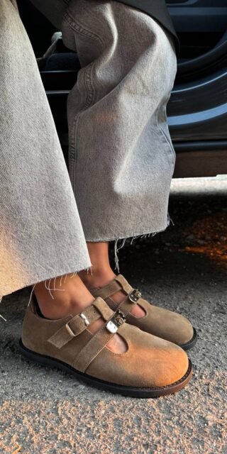 Suede ballet flats with a wide toe box - Image 7