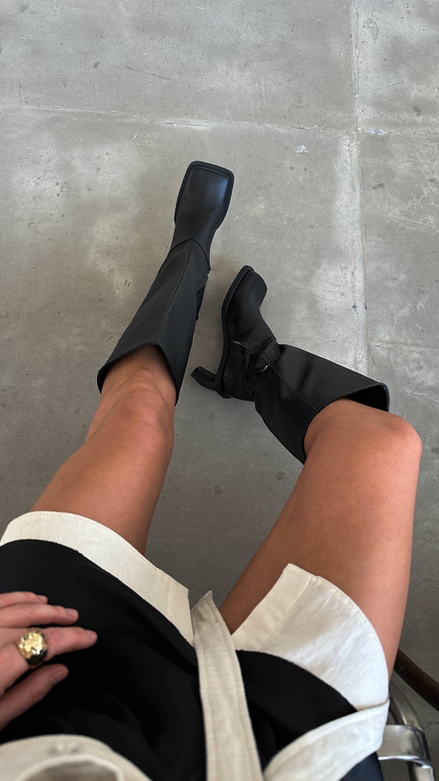 Genuine leather boots - Image 2