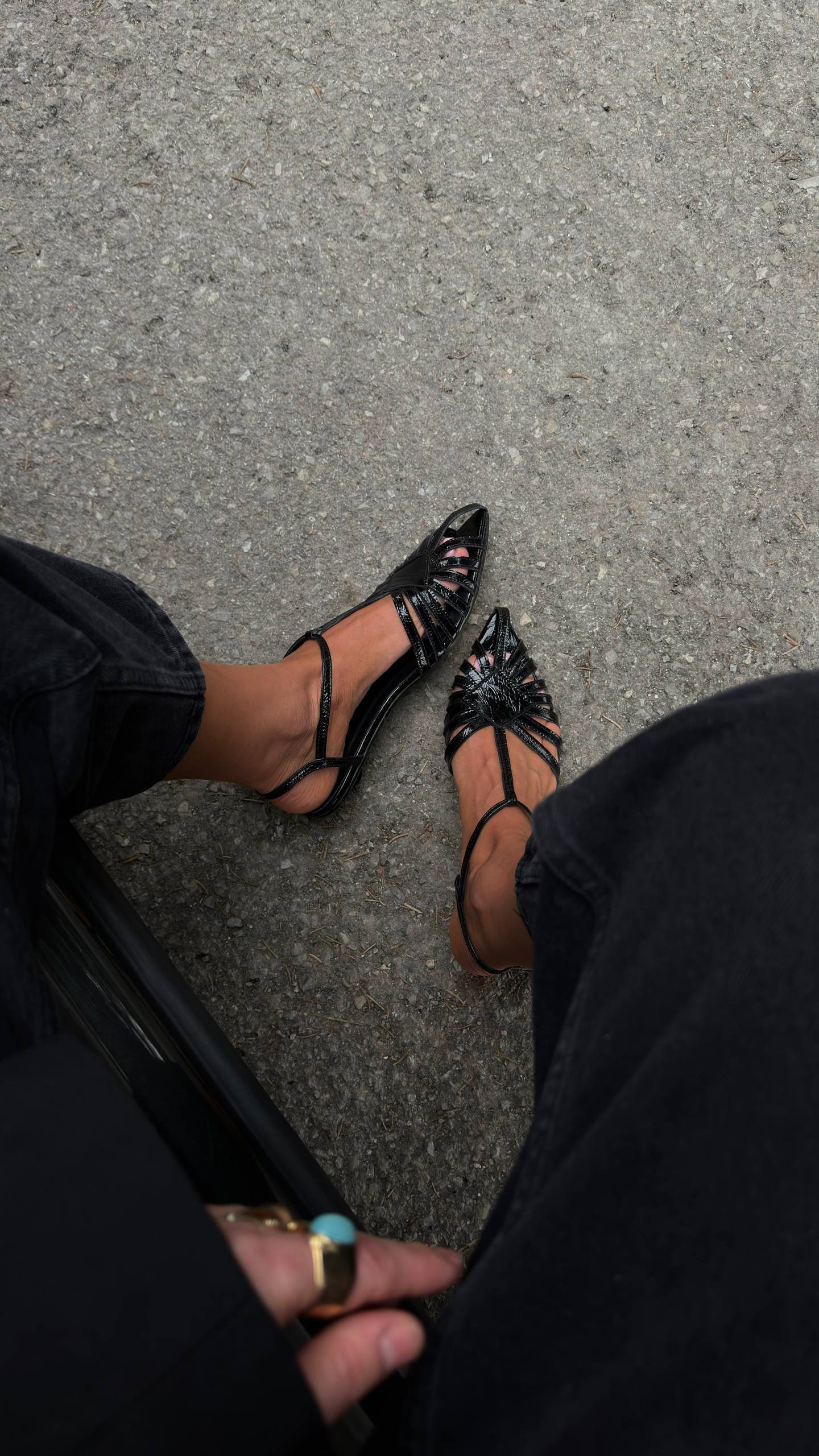 Minimalist low-heel sandals