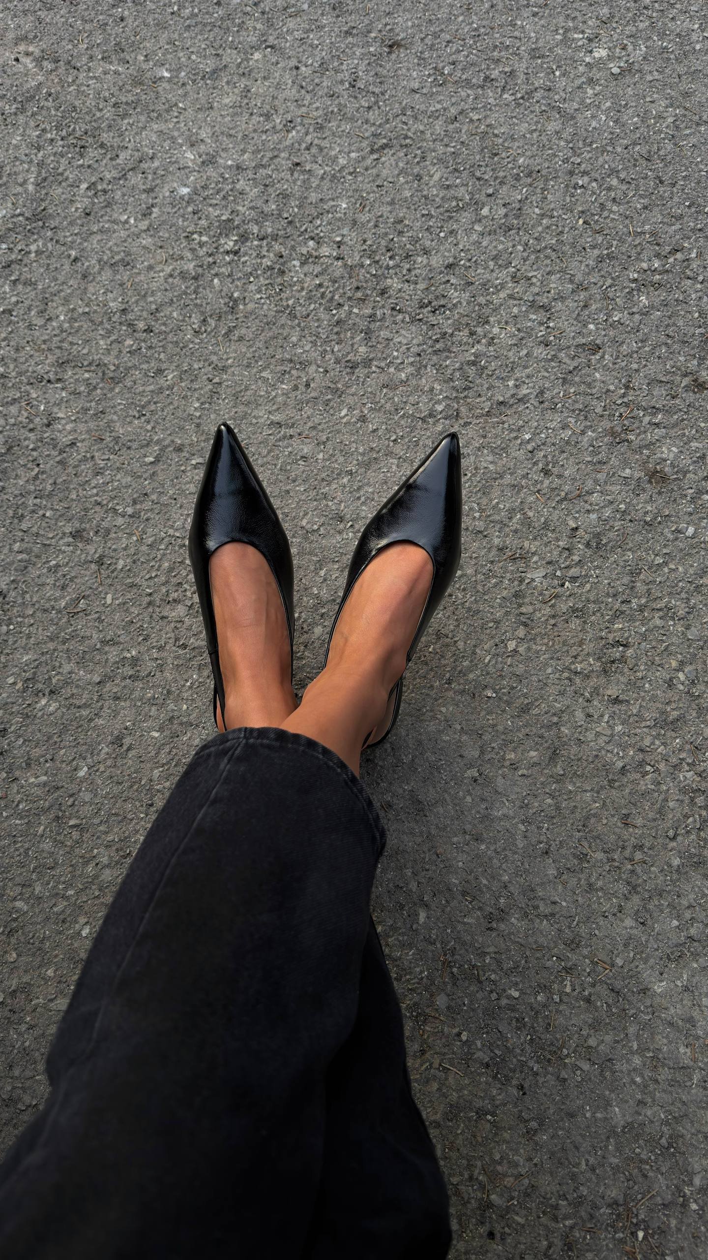 Slingbacks with a sleek silhouette - Image 2