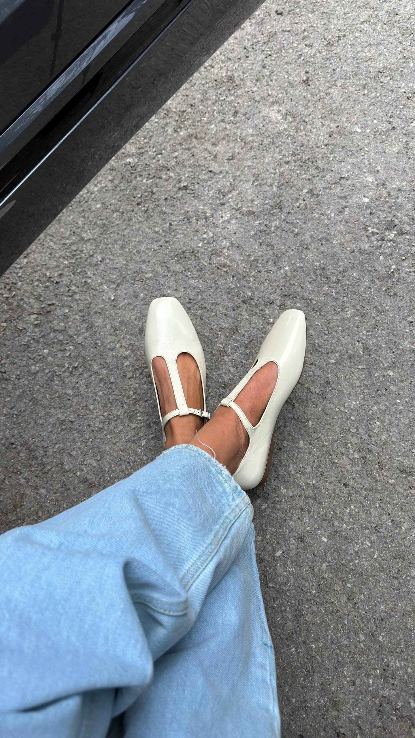 Minimalist Square-Toe Ballet Flats - Image 2
