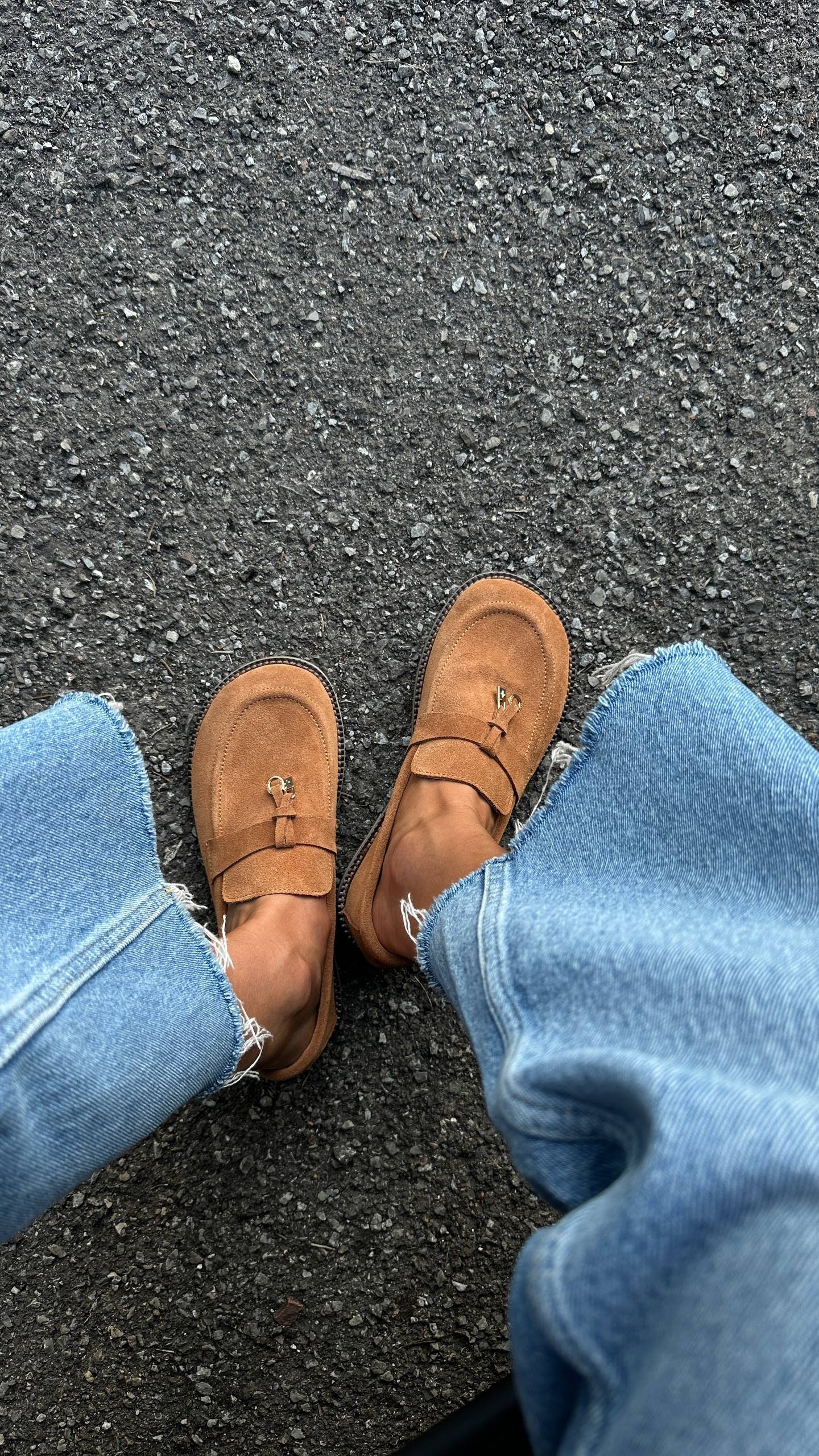 Loafers with a decorative buckle - Image 2