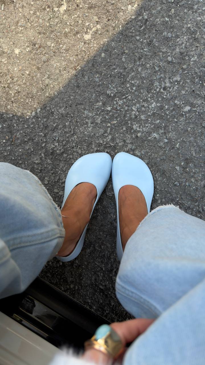 Refined in light blue leather heels - Image 2