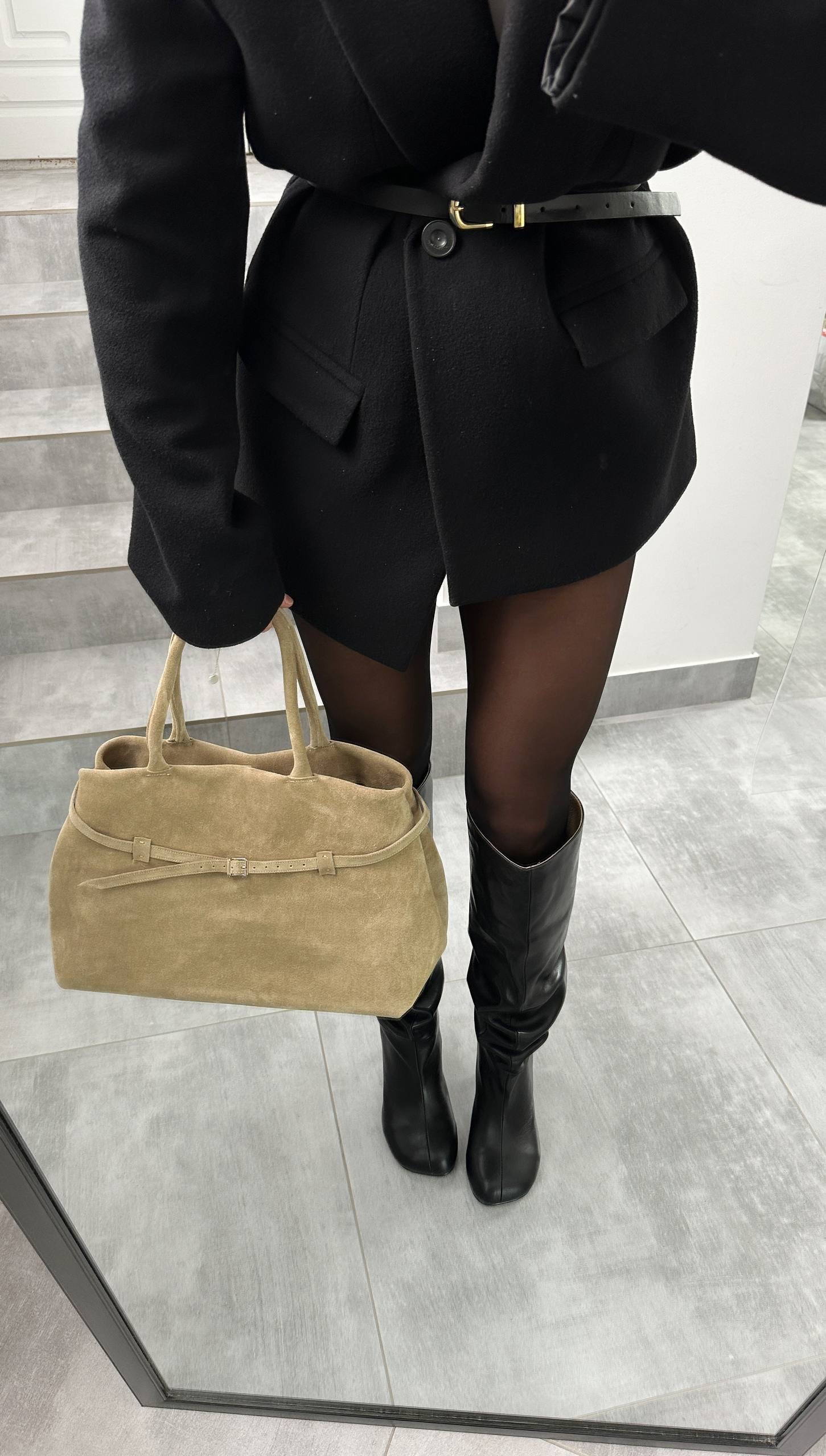 Practical beige suede bag - Image 4