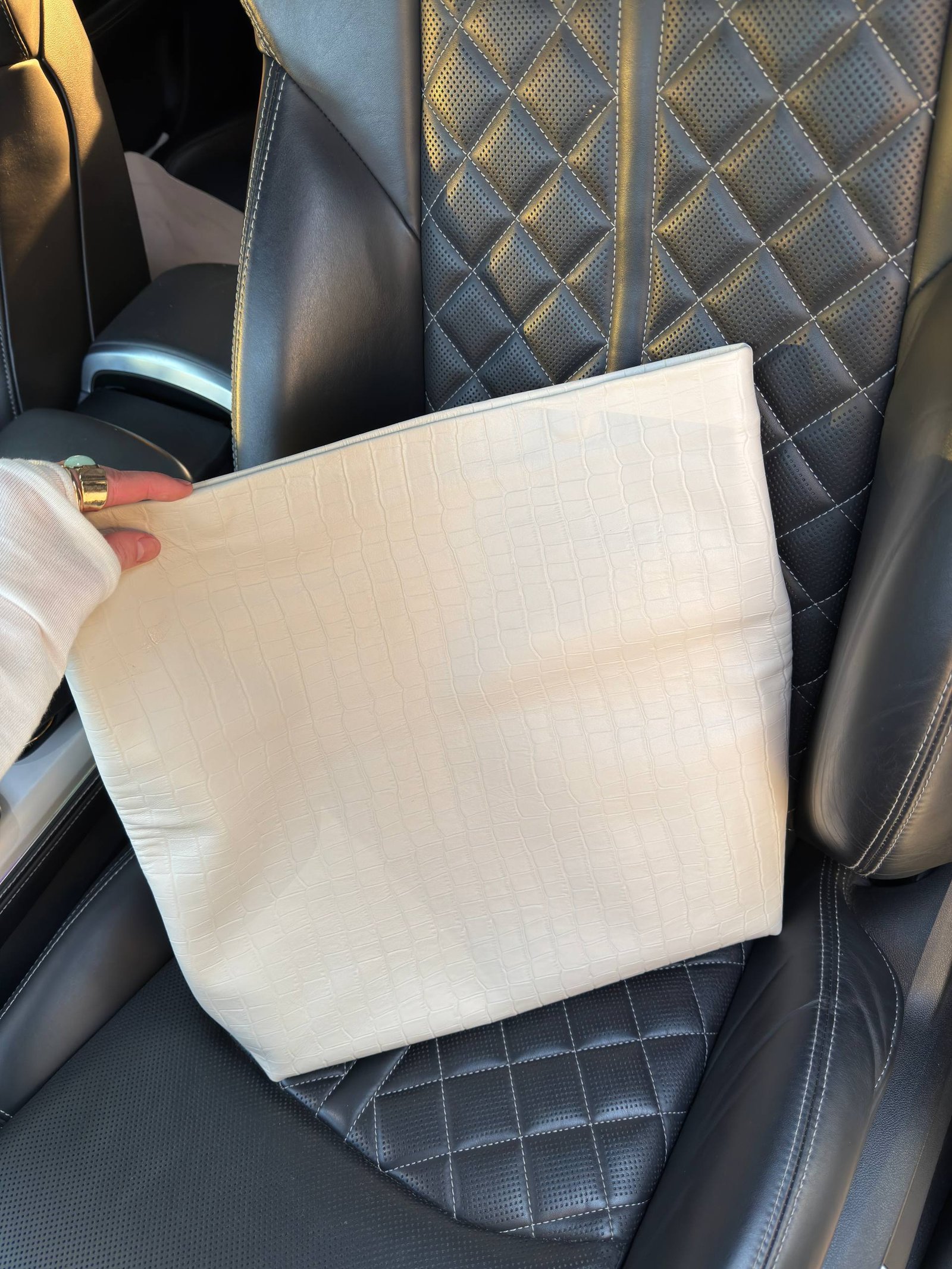 Structured milk leather clutch - Image 2